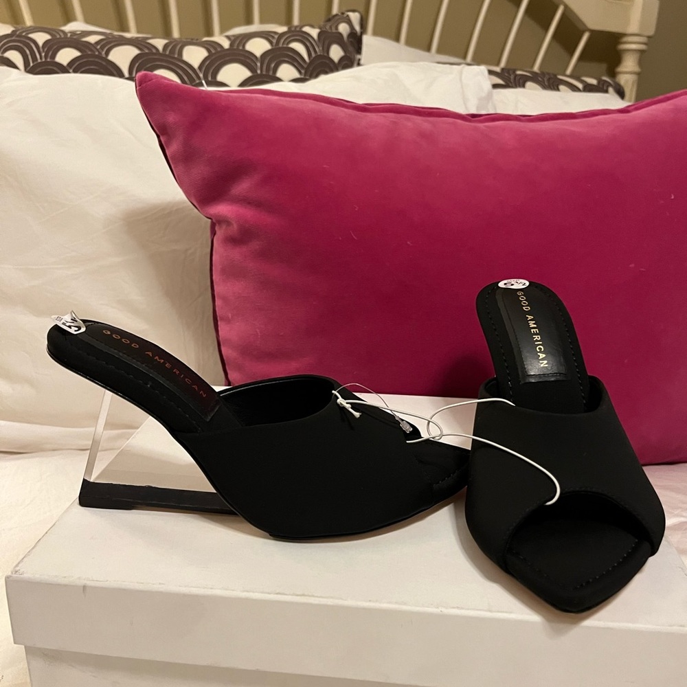 “NWT Good American Black Neoprene Wedge Sandals - Sporty Elegance.  Slip on.